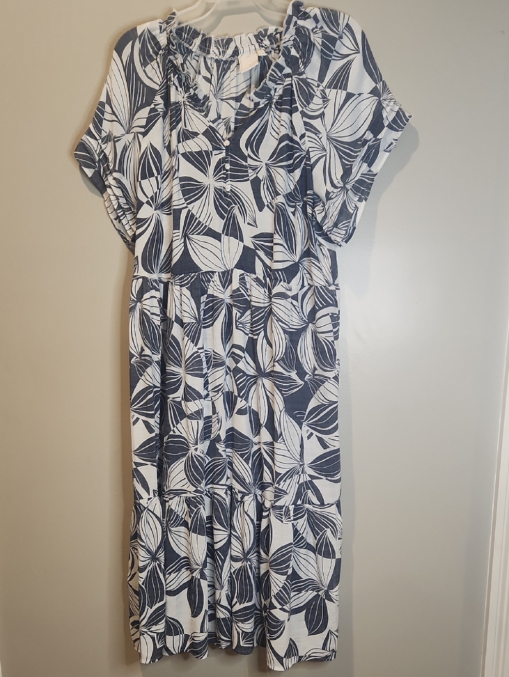 Sharagano Blue White Tropical Midi Dress PL Leaf Print Flowy Short Sleeve
